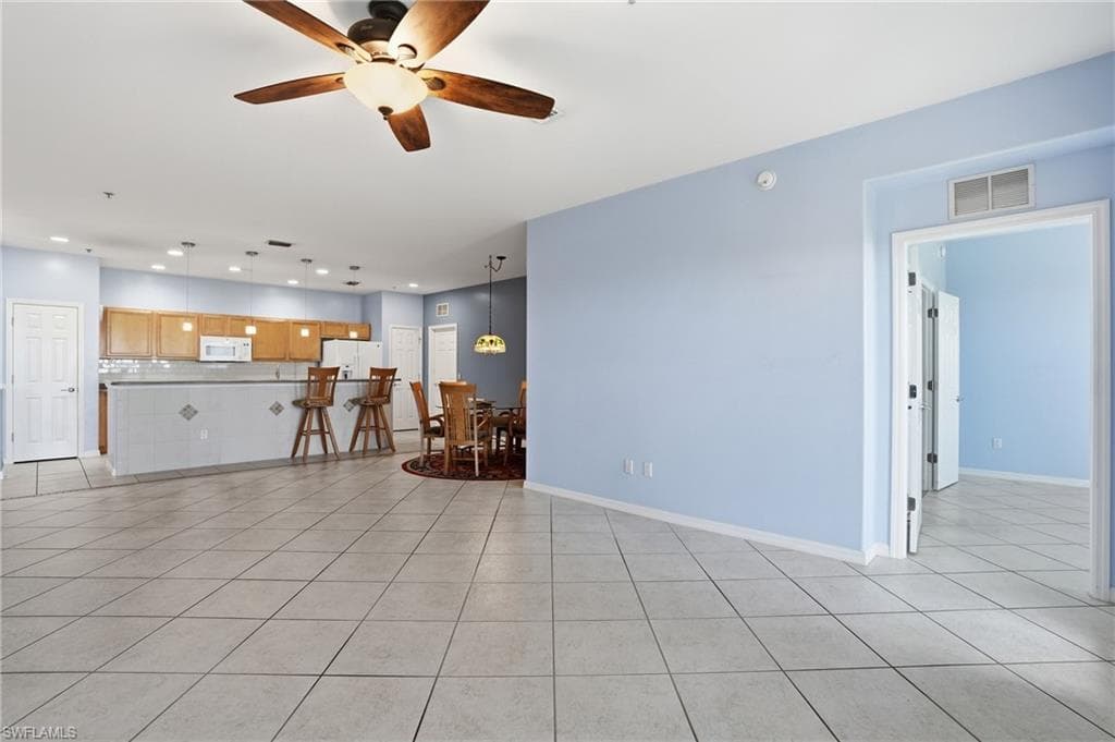 11751 Pasetto LN 407-7
