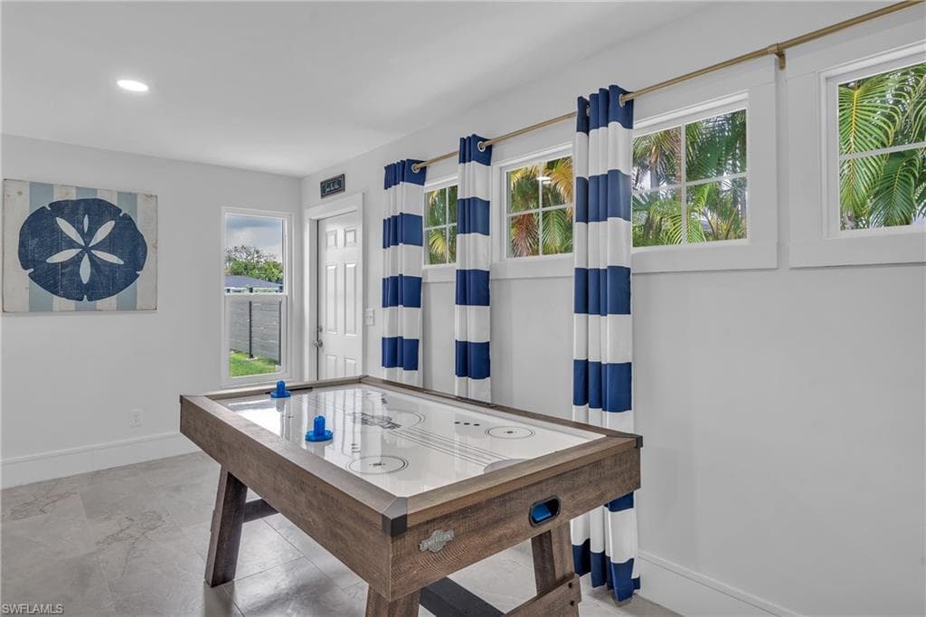 3573 Bailes ST-13
