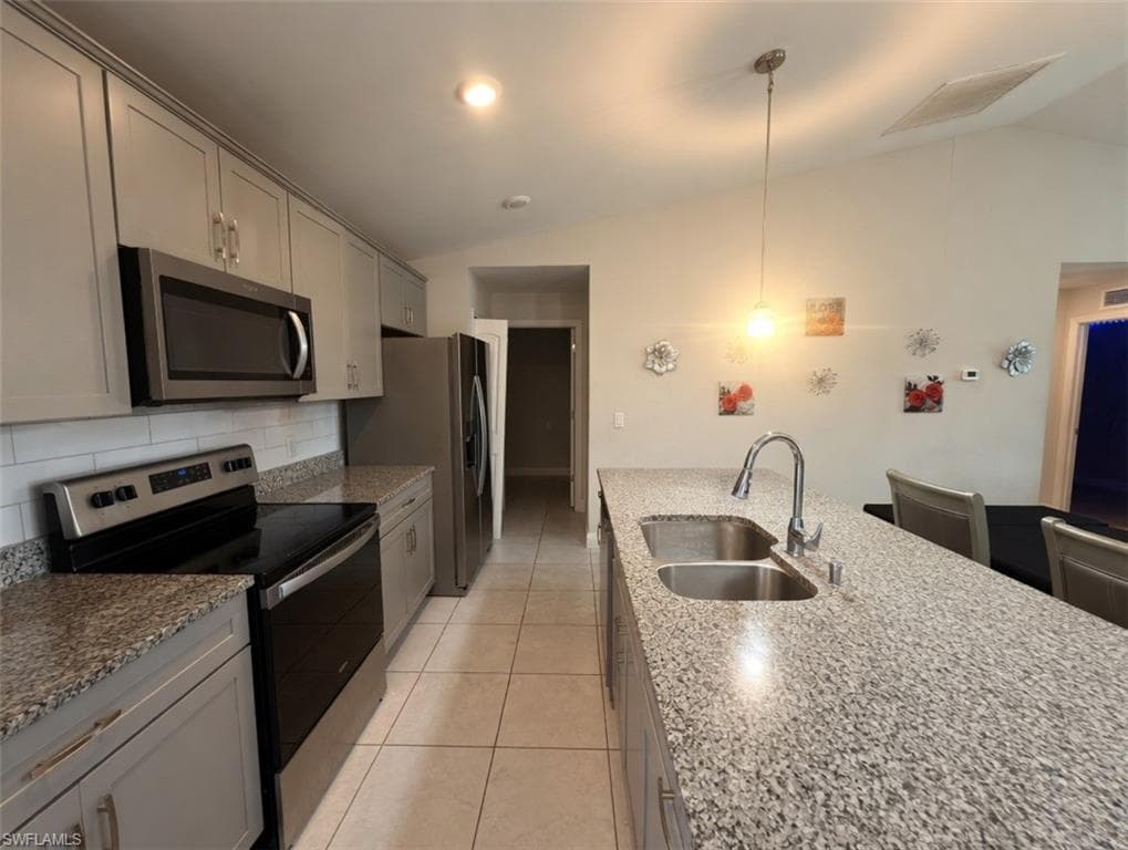 2207 NW 21st AVE-2