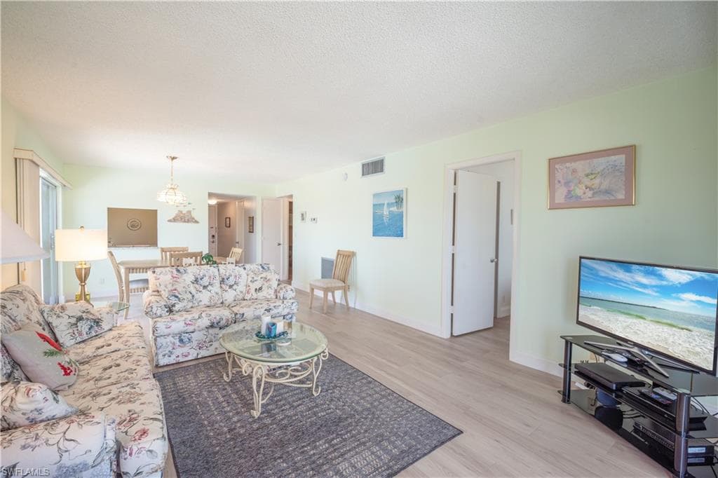 6900 Estero BLVD 401-13