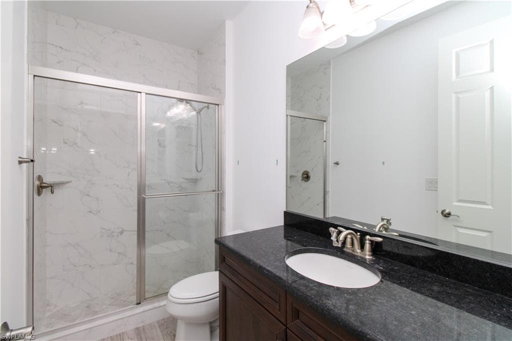 1371 Michigan AVE-34