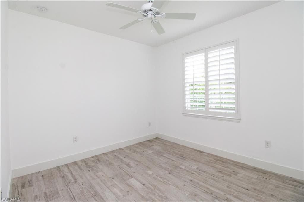 1371 Michigan AVE-30