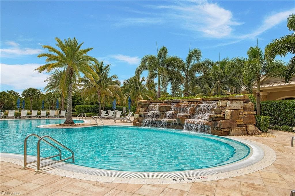 7674 Jacaranda LN-34