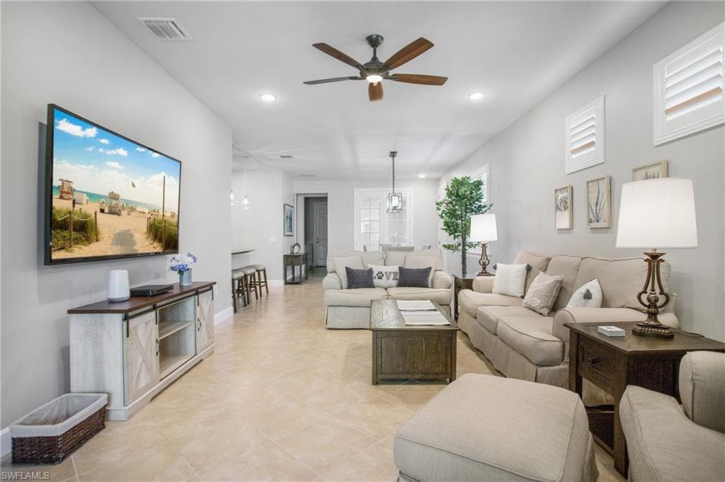 7674 Jacaranda LN-3