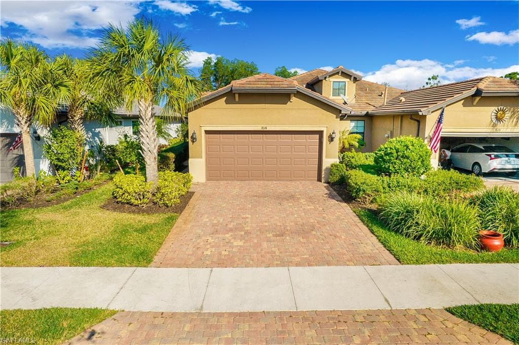7674 Jacaranda LN-24