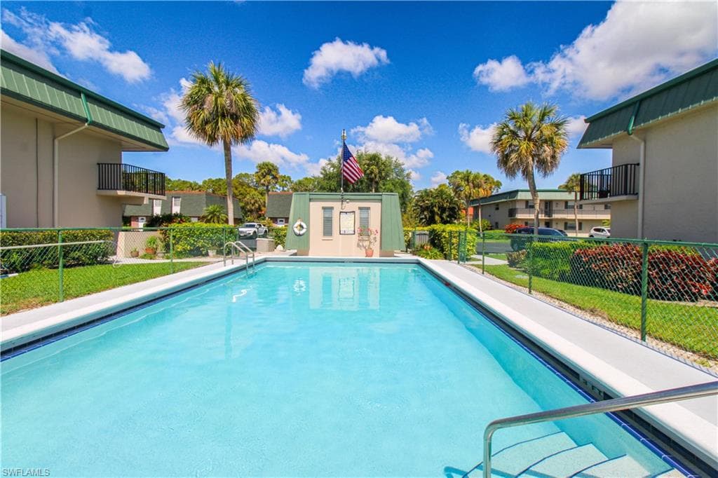 600 Valley Stream DR F9-5