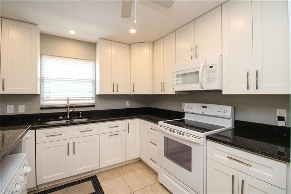 600 Valley Stream DR F9-16