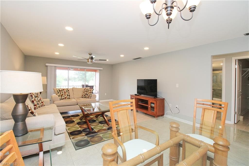 600 Valley Stream DR F9-21