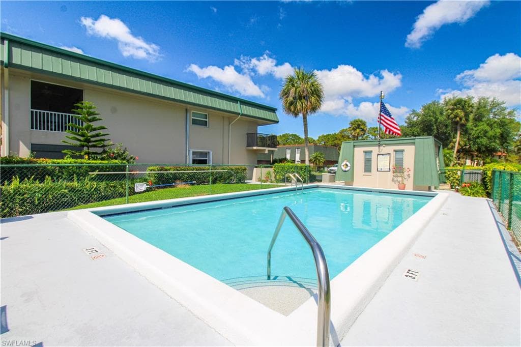 600 Valley Stream DR F9-6
