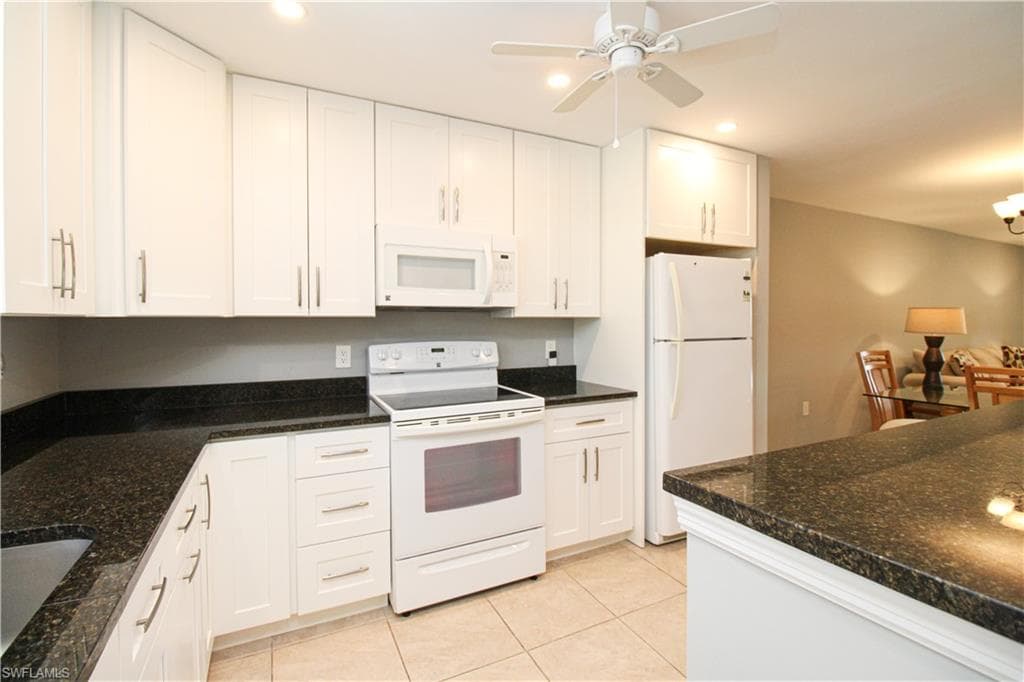 600 Valley Stream DR F9-17