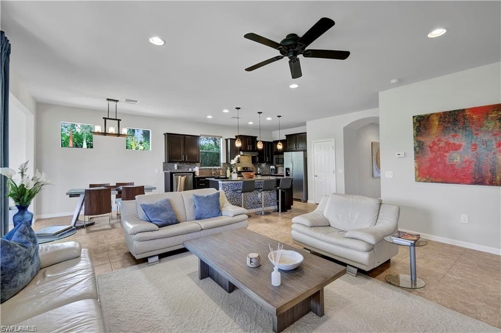7103 Lily WAY-8