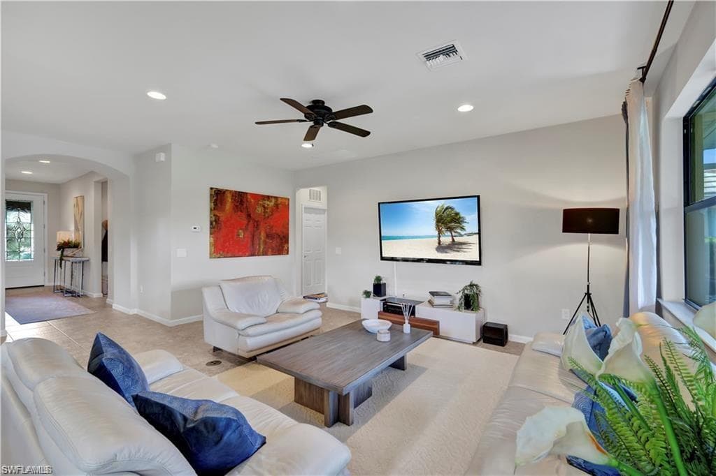 7103 Lily WAY-10