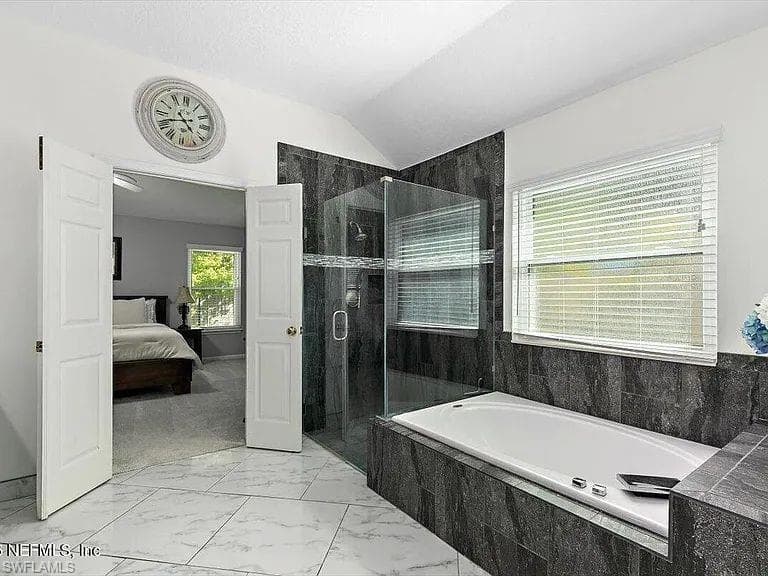 11532 ALEXIS FOREST DR-2