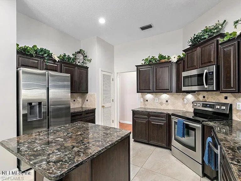 11532 ALEXIS FOREST DR-9