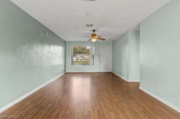 7090 Scott ST-13