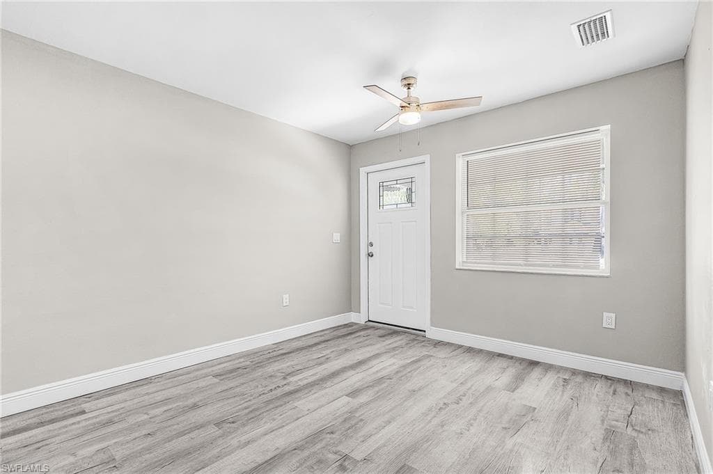 2648 Michigan AVE-17