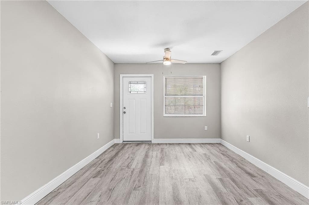 2648 Michigan AVE-18