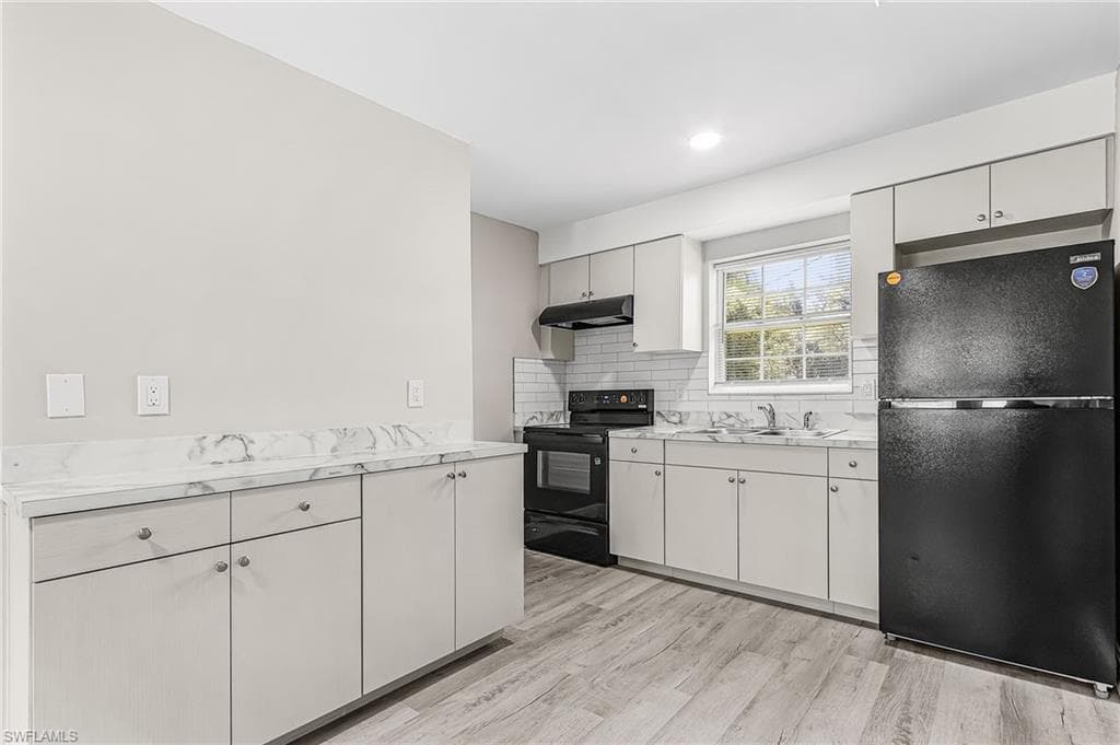 2648 Michigan AVE-20