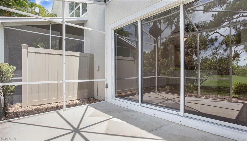 880 Hampton CIR-15