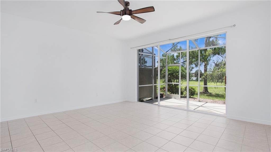 880 Hampton CIR-8