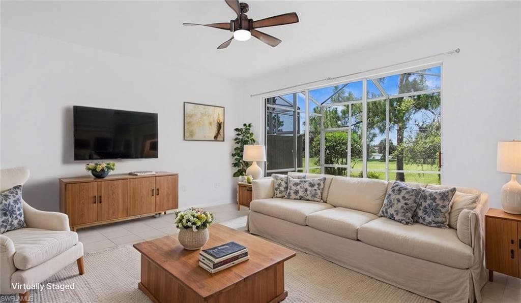 880 Hampton CIR-7