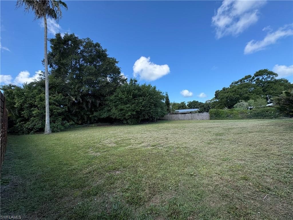 5232 Raintree LN-5