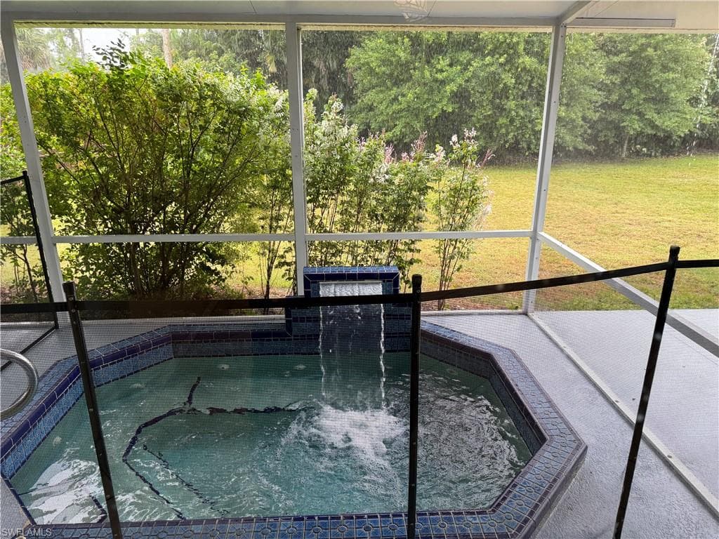 5232 Raintree LN-8
