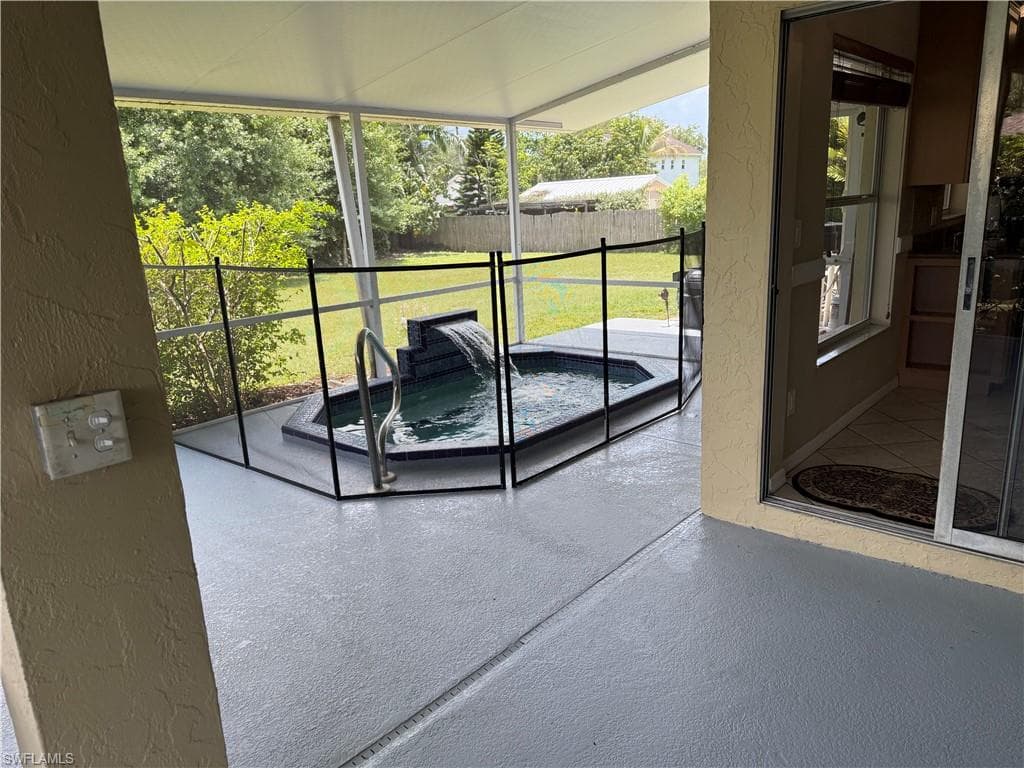 5232 Raintree LN-36