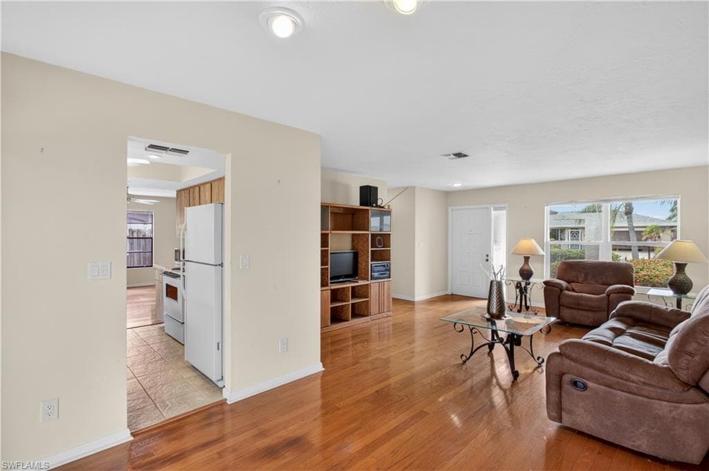 9708 Foxglove CIR-4