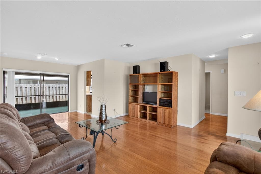 9708 Foxglove CIR-3