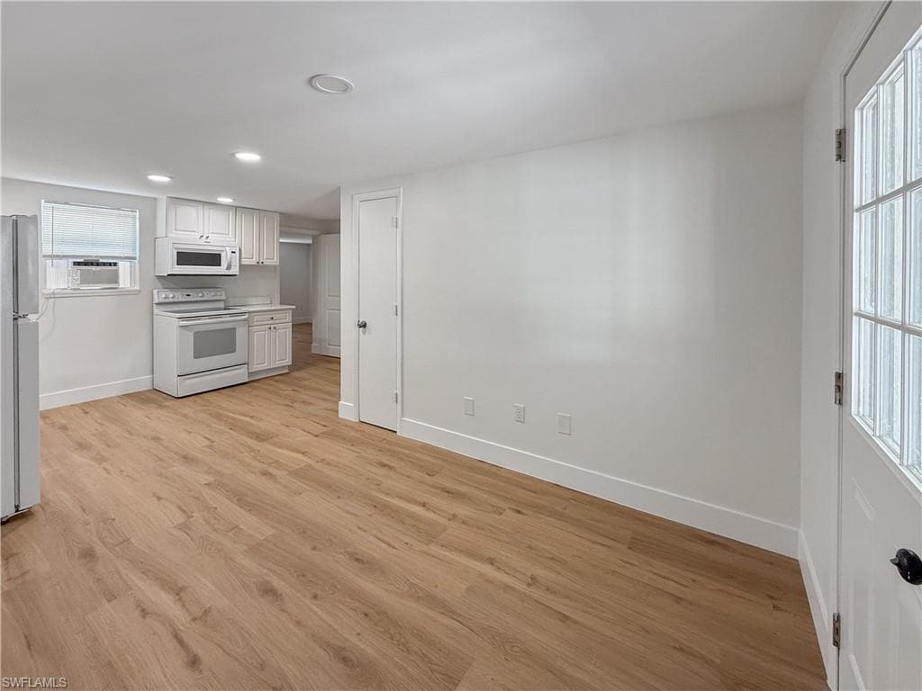 204 2nd ST 2-4