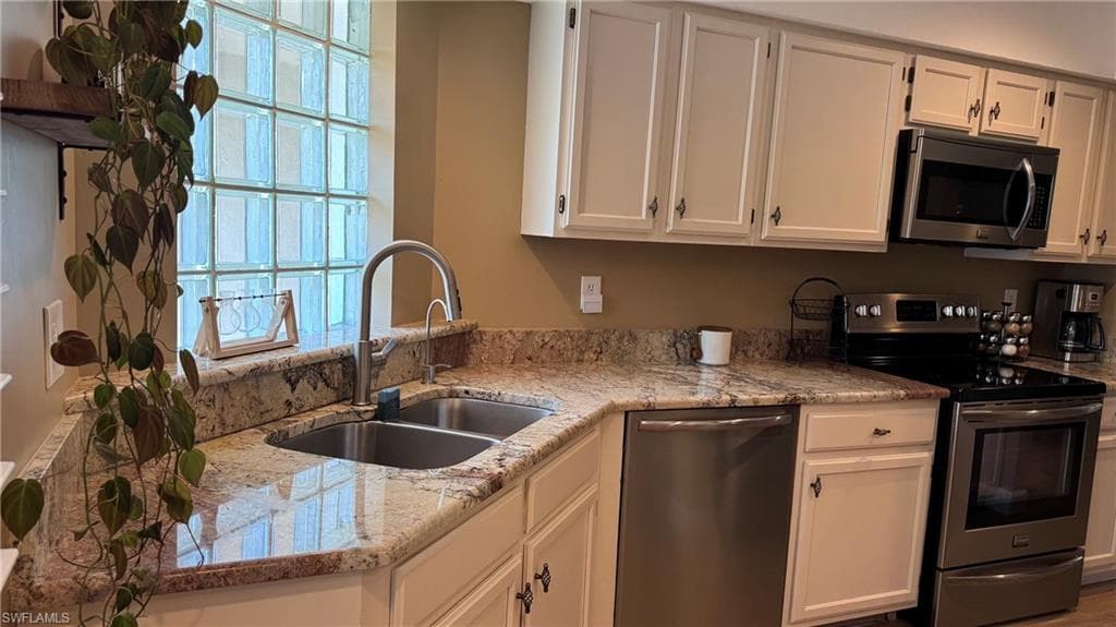 9828 Luna CIR H202-12