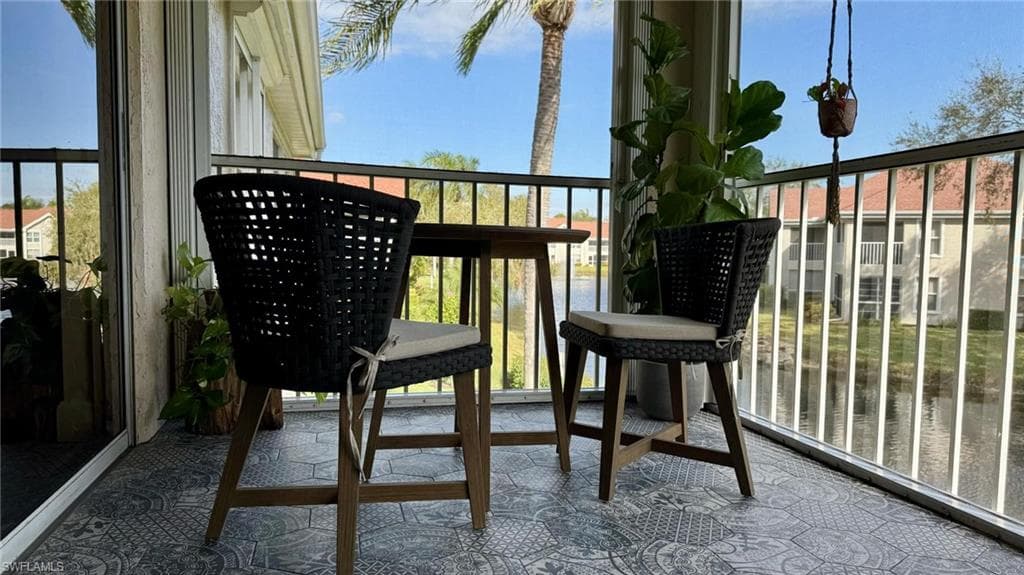 9828 Luna CIR H202-21