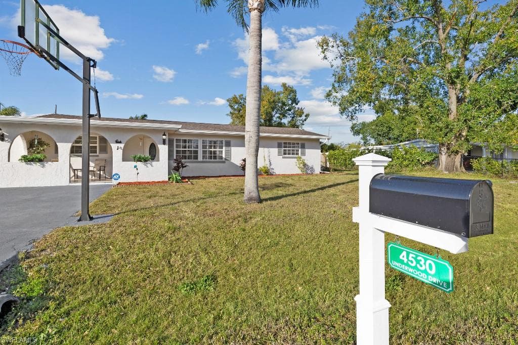 4530 Underwood DR-46