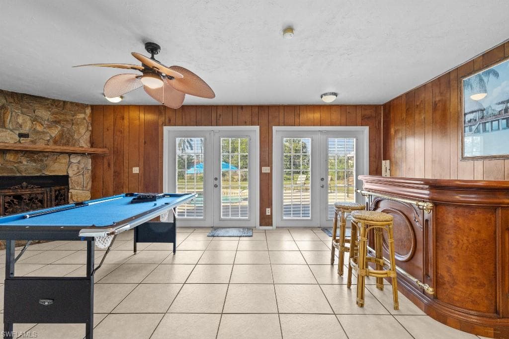 4530 Underwood DR-25