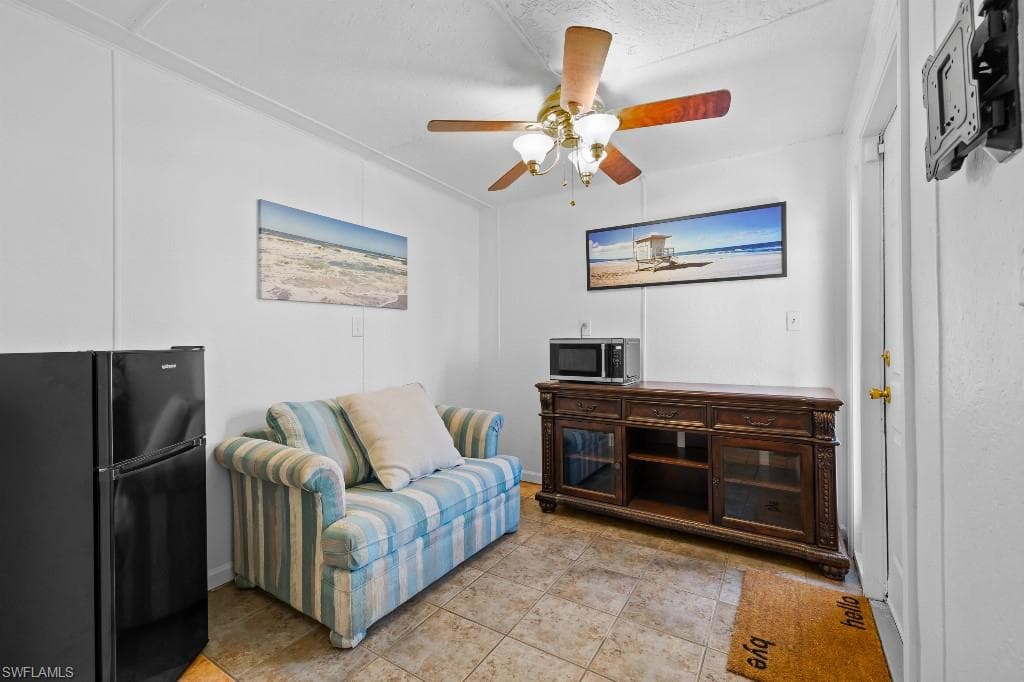 4530 Underwood DR-43