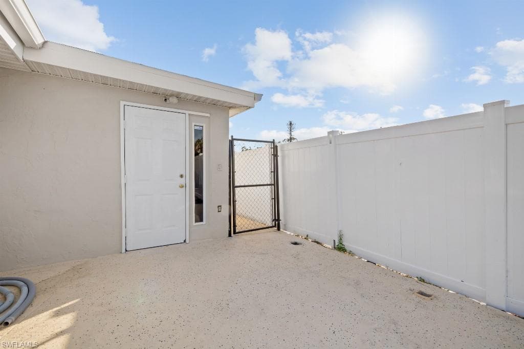 4530 Underwood DR-39