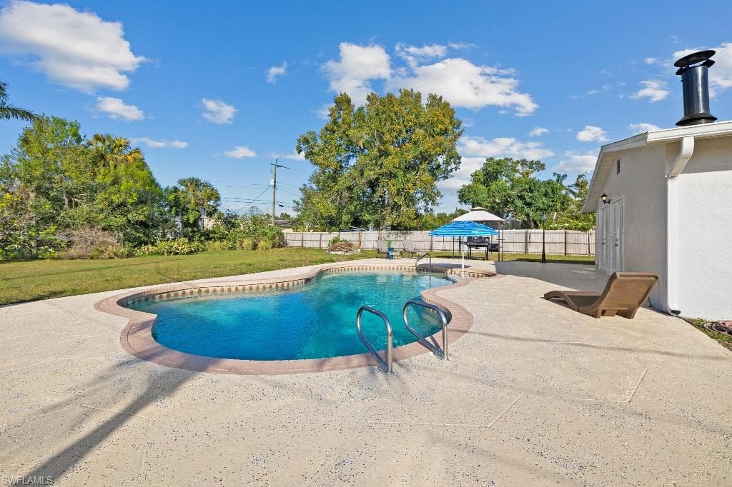 4530 Underwood DR-38