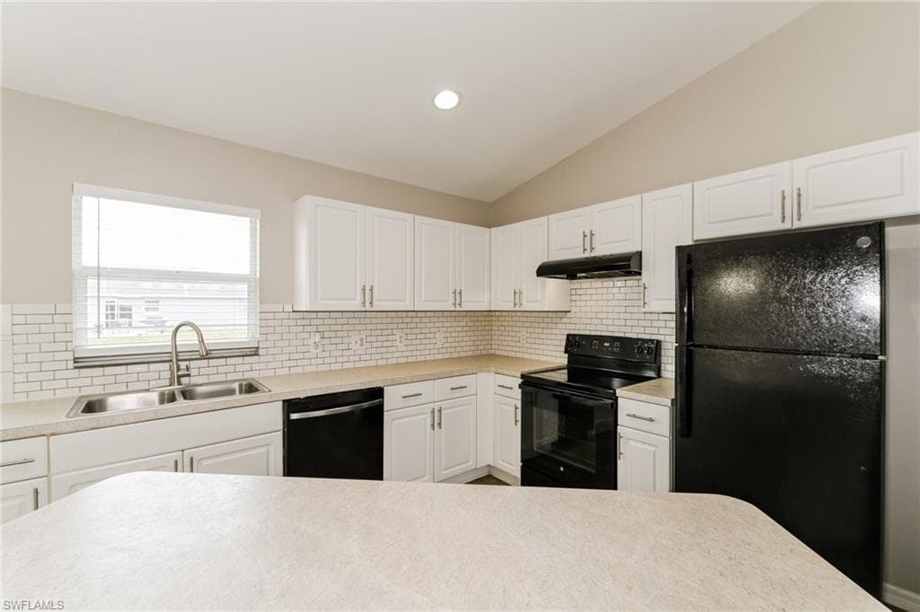 123 Blackstone DR-5