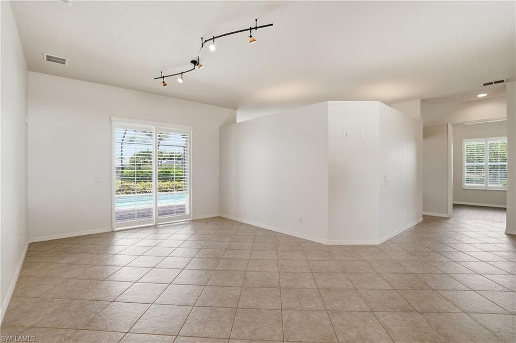 15358 Briarcrest CIR-11