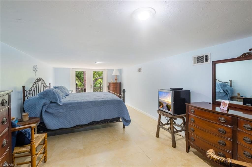 17611 Old Bayshore RD-28