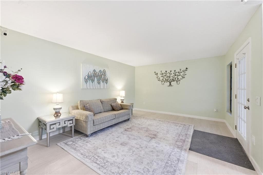 16001 Amberwood Lake CT 1-5