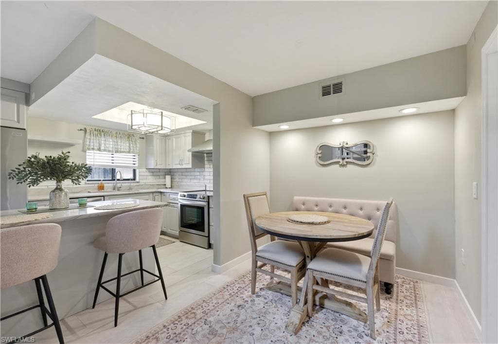 16001 Amberwood Lake CT 1-4