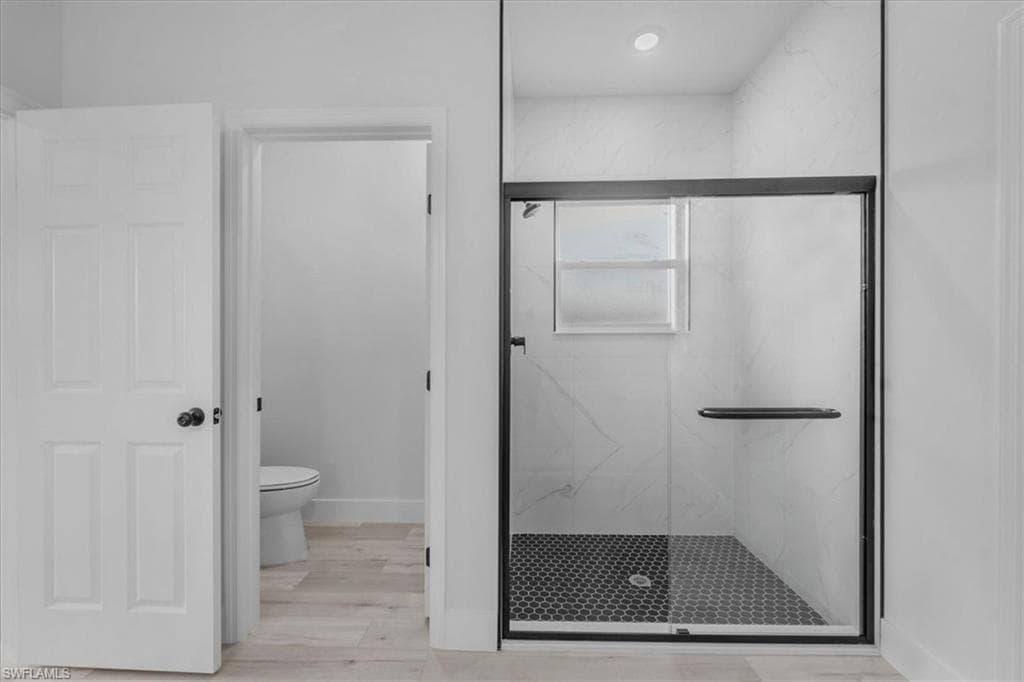 2801 Monza DR-16