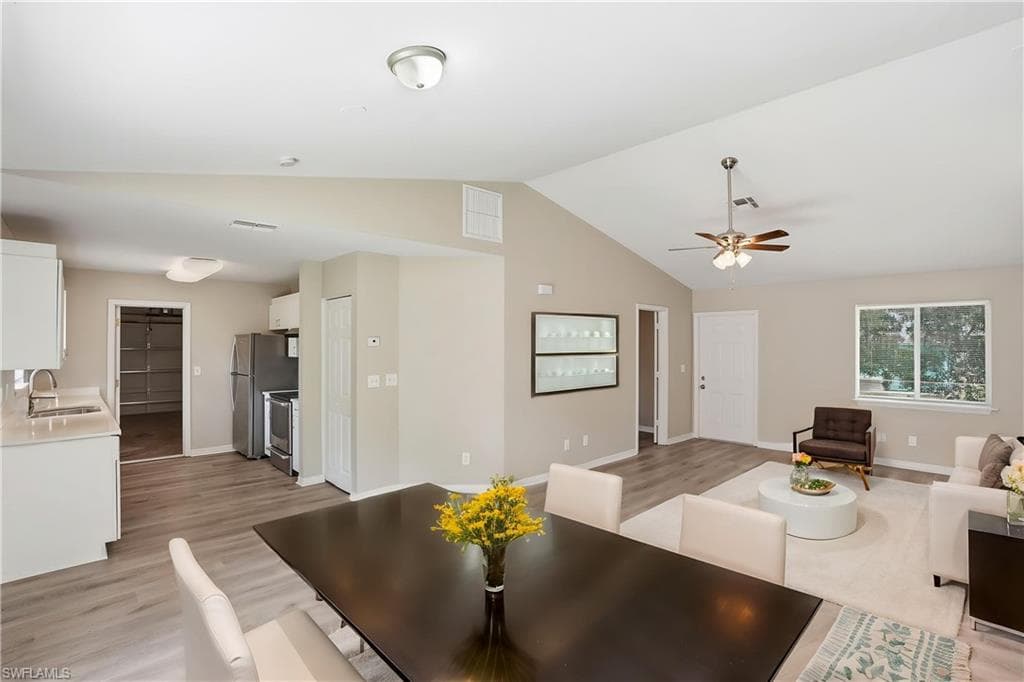 26311 Coventry LN 313-5