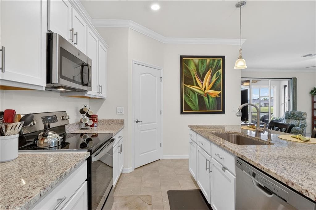 4386 Bluegrass DR-16