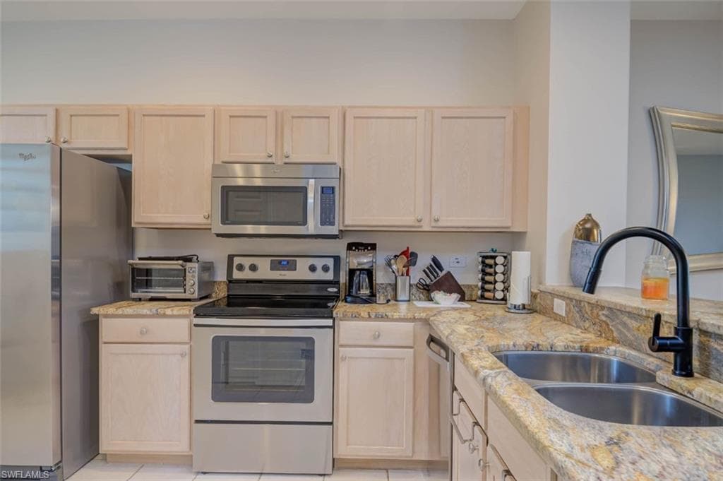 8223 Parkstone PL 102-11