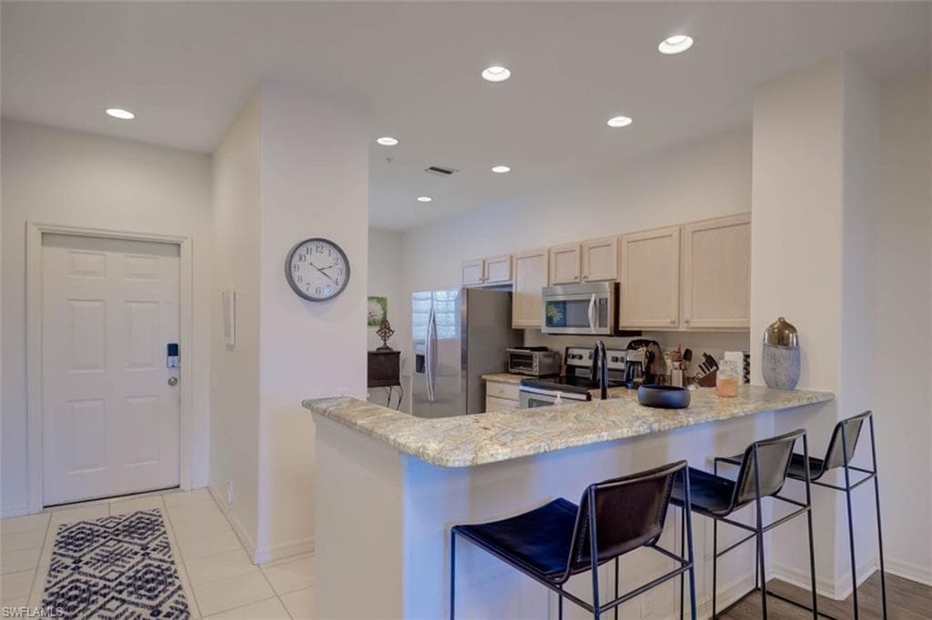 8223 Parkstone PL 102-10