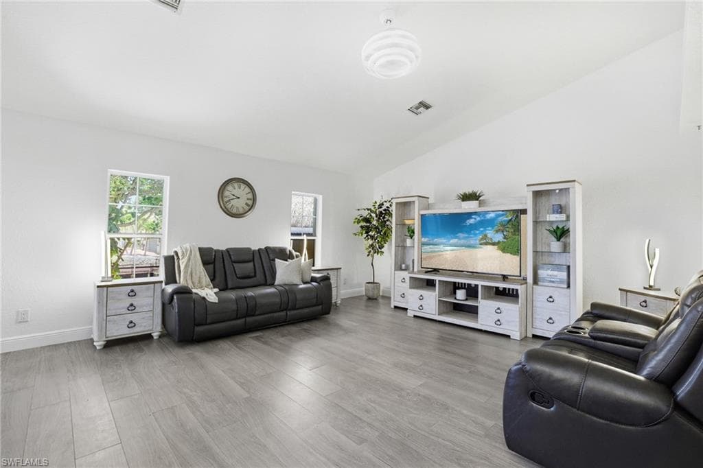 27130 Holly LN-4