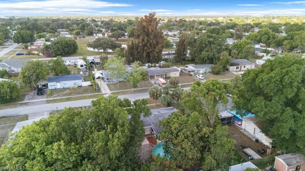 912 Hibiscus LN-19